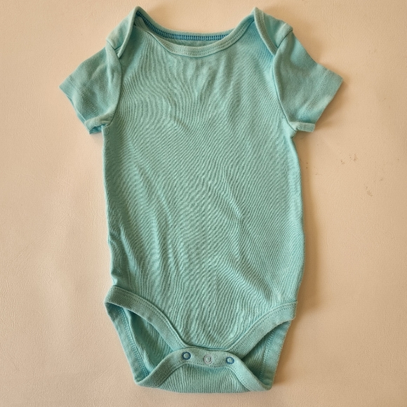 Bundle of 3 Cloud Island Onesies - Picture 5 of 10